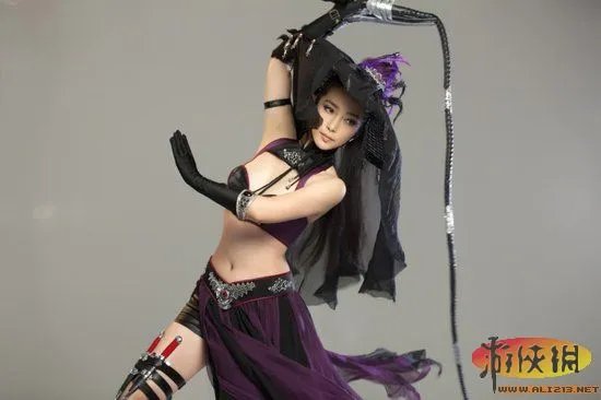 李冰冰代言造型神似小龙女 网友称完爆陈妍希