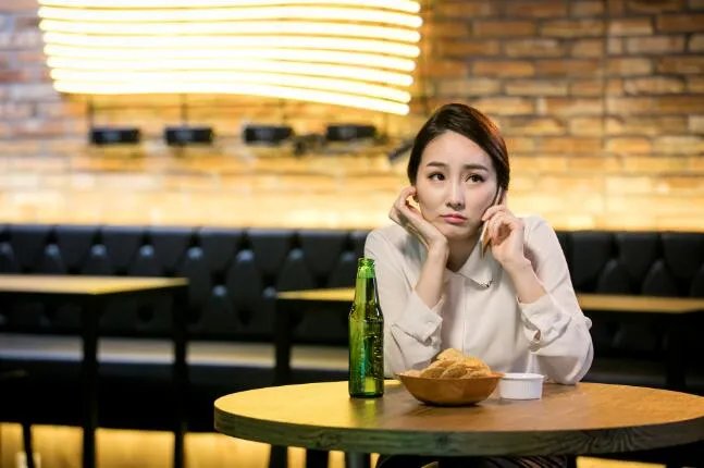 2020伤感的句子说说心情带图片 2020伤感的感情句子和配图