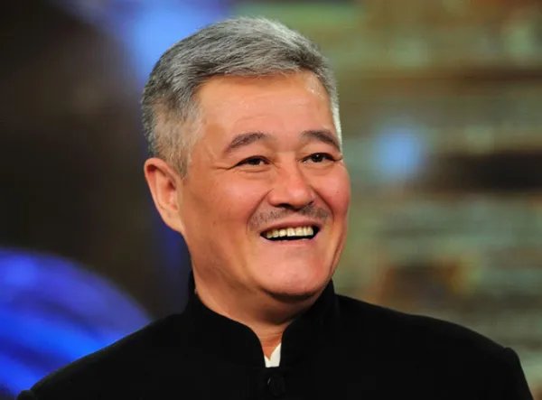 前妻女儿第一次去赵本山家，现在妻子马丽娟态度冷淡，赵本山是怎么应对的？