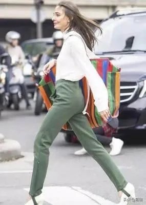 健美裤已经淘汰，为什么踩脚裤却依然流行？