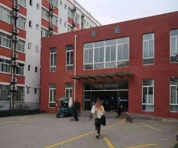 西安一学校19岁学生宿舍死亡，致其死亡的原因究竟是什么？