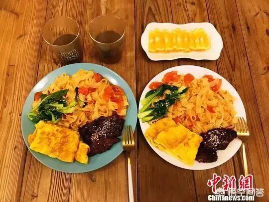 浙江义乌的80后辣妈，为孩子做百变早餐成网红，你怎么看？