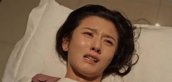 《乔家的儿女》里放荡不羁爱自由的戚成钢，一生中都做过哪些错事？