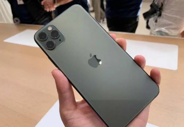 iPhone12首批货已售罄，iPhone12为何如此抢手？