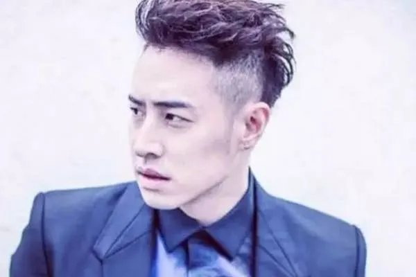 潘玮柏与东航空姐luna正式宣布结婚喜讯，潘玮柏喜欢什么样的人？