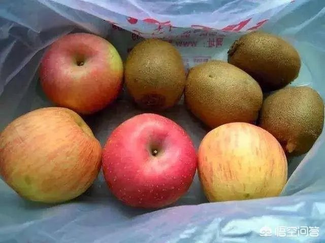 买了一箱齐峰奇异果，放了两天了还是硬的，怎么才能比较快的催熟？