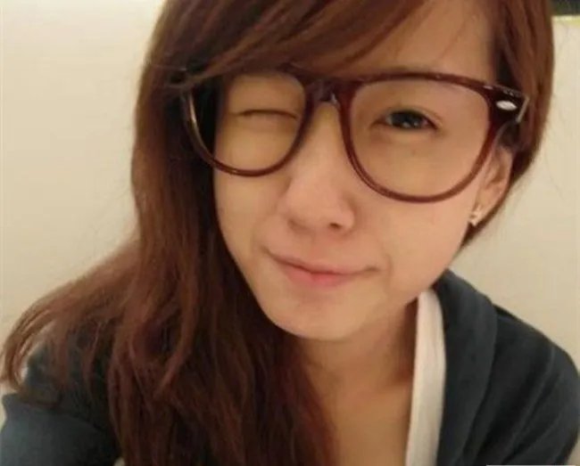 方志友热舞上衣脱落胸 被赞货真价实F罩杯