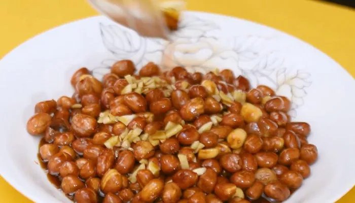 老醋花生米的做法 花生米怎么做好吃