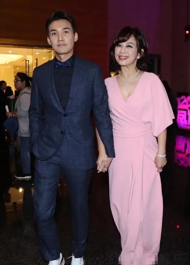 都说陈松伶是心酸儿媳，她在婆婆面前真的有那么可怜吗？