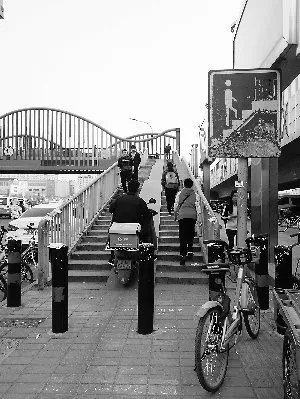 电动车借道天桥违法吗？