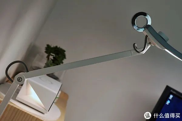 新年新面貌 — 更新布置下电脑桌面上的那些相关设备