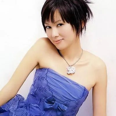 陈美诗吻戏不顾男友吃醋 周家蔚甜蜜秀婚戒