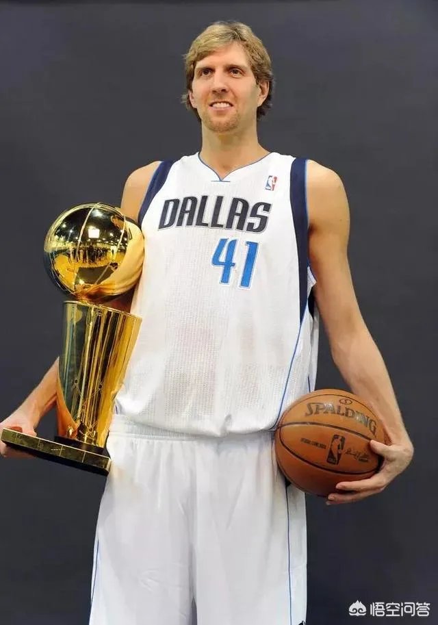 都是要退役，为什么韦德这么高调，场场换球衣？诺维茨基这么低调？