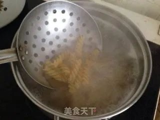 鸡肉意面沙拉