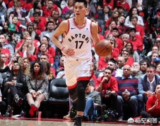 林书豪三年750万美金正式签约特步，距离加盟CBA还远吗？