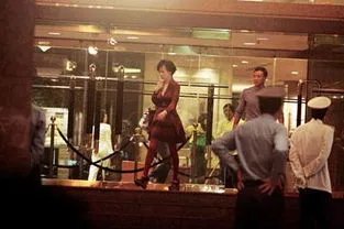 胡军刘嘉玲绯闻哪一年酒店开房真相揭秘 刘嘉玲被胡军抱起图