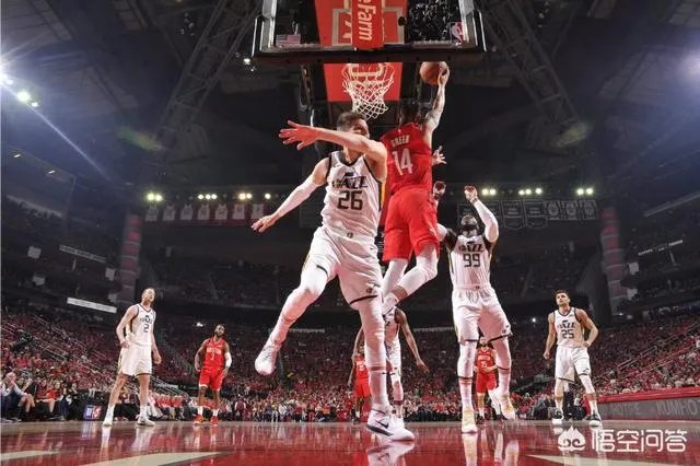 无视防守哈登轻松写意砍下准三双，火箭十人轮换大胜爵士，他们能够横扫晋级吗？