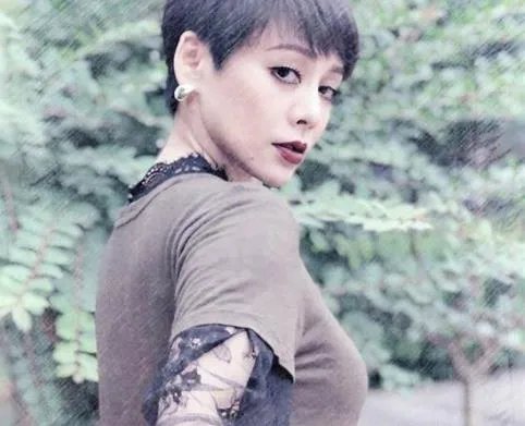 宁静回应批吴谨言：说了什么内容为什么批吴谨言