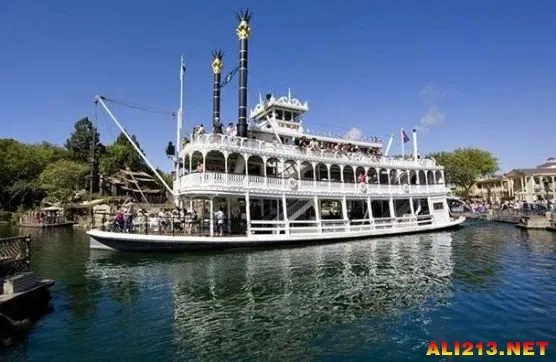 鬼屋里真有死人？美国迪士尼乐园不为人知的10个秘密