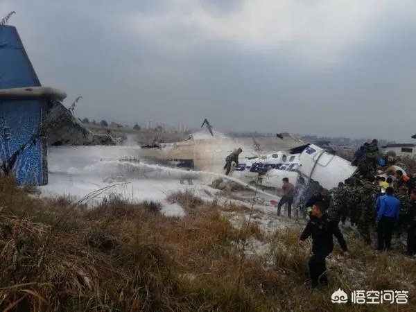 对于刚刚发生的孟加拉国客机失事事故，你有什么看法？