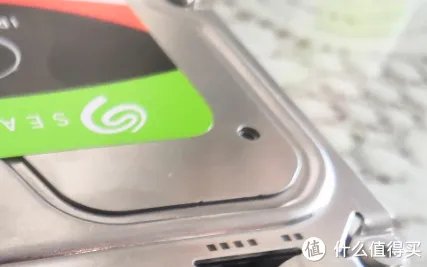 自己动手做维修 篇十五：小米路由器HD —— 更换4TB硬盘