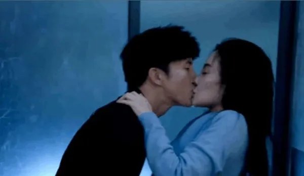 李小璐重新关注薛之谦，难道重归于好了吗？