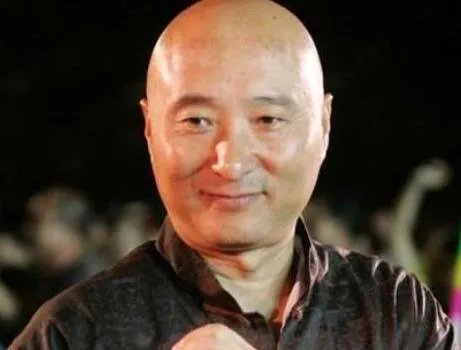 陈佩斯的父亲是谁，陈佩斯的妻子叫什么名字