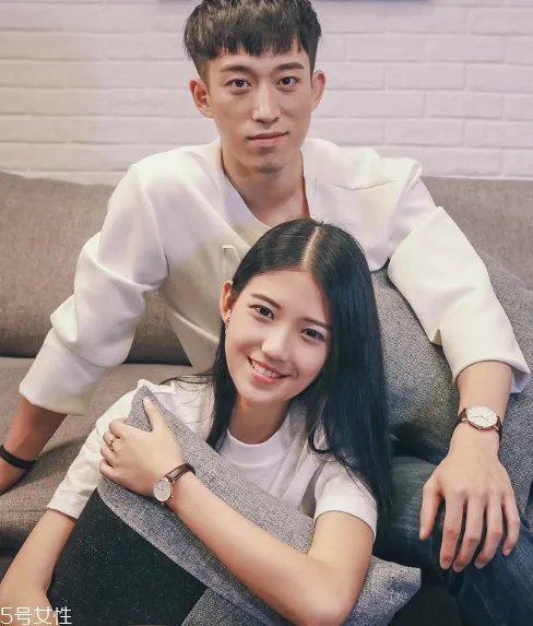 情侣手表怎么搭配？情侣表搭配建议