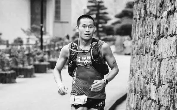 梁晶被发现时已经在窑洞里遇难了，当时他究竟遭遇了什么呢？