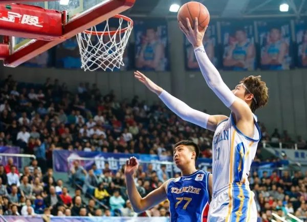 43分22篮板堪比姚明，王哲林反超22分逆转比赛，后来怎样？