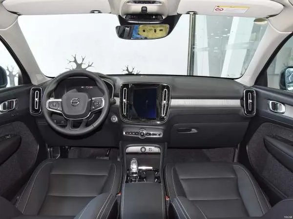 沃尔沃XC40行情调查，郑州地区最高优惠5万元，售价21.48万元起