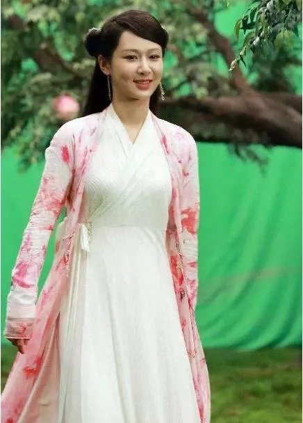 蔡徐坤肖战身高180厘米以上，体重却不到120斤，你怎么看？