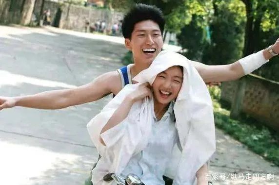 窦骁和奚梦瑶：绯闻男女变成了姐夫和弟妹，尴尬不尴尬？