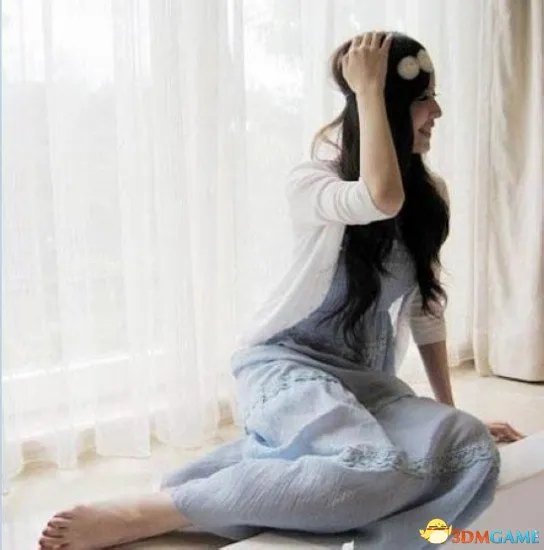 深大校花温健婷新旧照片对比：青涩退去变优雅