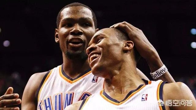 雷霆123-95勇士，威少11+11+13。杜兰特和汤普森合砍54分。勇士4连败，如何评价？