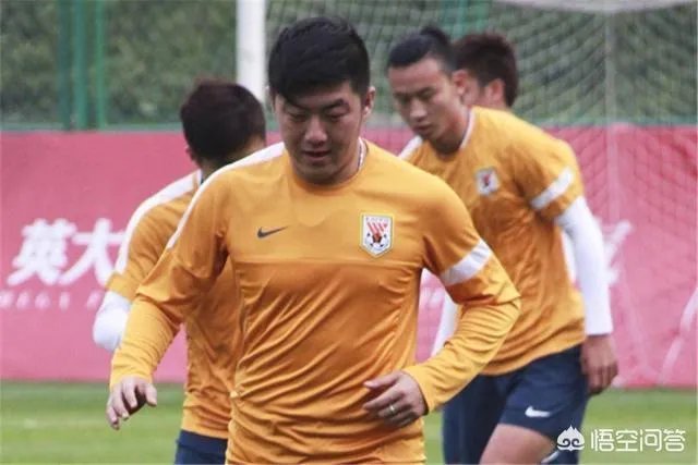 为什么鲁能的崔鹏现在不上场了？