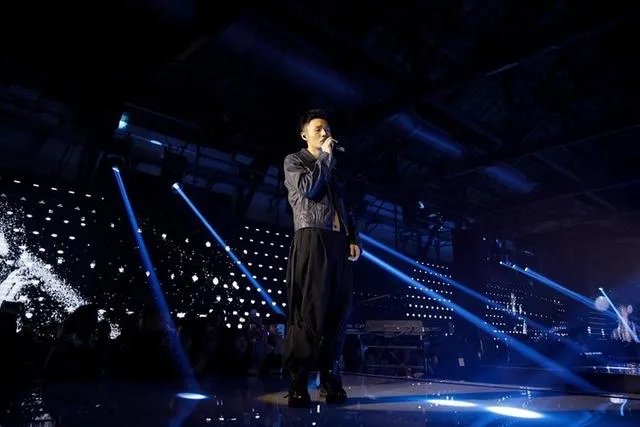 怎么评价李荣浩最新专辑《嗯》？