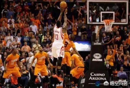 哈登晃倒韦斯利约翰逊数米远，等他站起来再投进三分，什么水平？