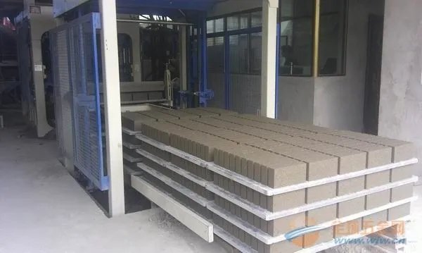 砖机托板的砖机托板优势与劣势