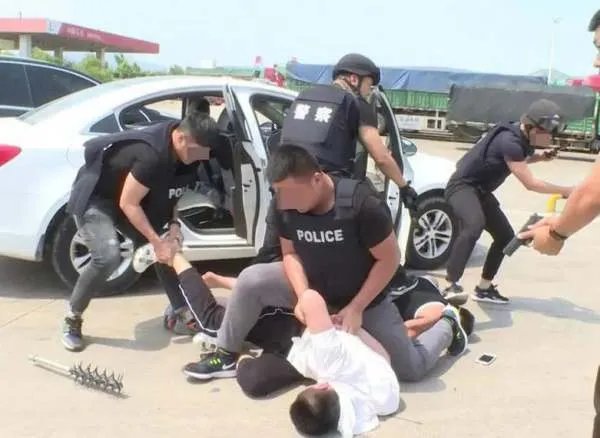 唐山烧烤店打人完整版视流出，看到视频后，你的心情是怎样的？