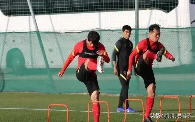 世预赛40强已经推迟到10月份进行，为何国足还要到迪拜集结训练？