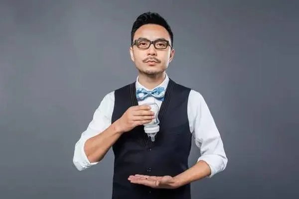 网传汪涵代言的app导致多人被骗，他的人设是不是算崩了？