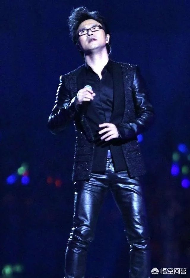 邓紫棋汪峰喜欢穿皮裤，娱乐圈还有谁？