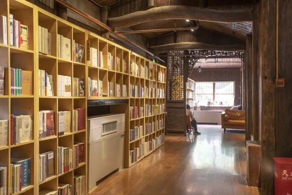 以守护者的姿态帮助孩子成长，这是合格父母应该做的事情吗？