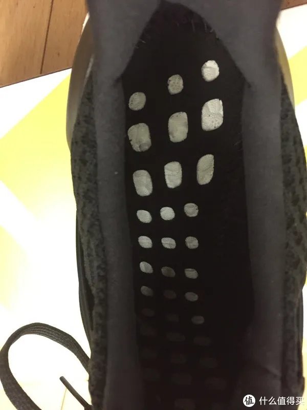 做汽车的科技拿来做鞋子？？—ADIDAS 阿迪达斯 ULTRA BOOST4.0 跑鞋 开箱使用