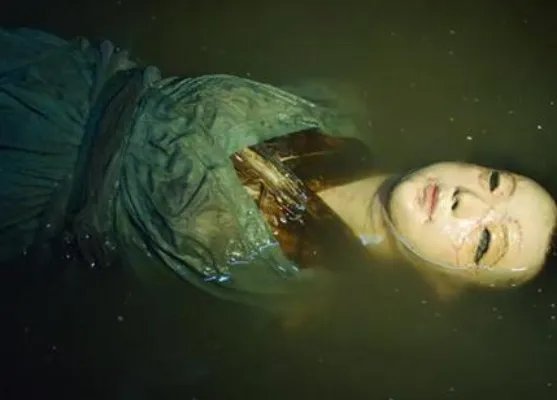 《重启之极海听雷》哑巴公主就吴邪的原因是什么 他们之间的关系是什么