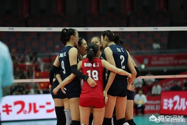 女排战胜荷兰获九连胜，但为何比赛中朱婷怒吼队友，赛后全队没有庆祝，当时发生了什么？