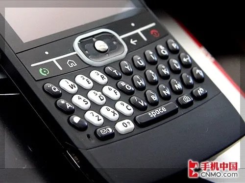 性能远超多普达 MOTO微软智能机Q8评测