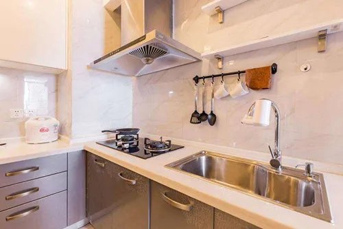 厨房台面大理石好还是石英石好