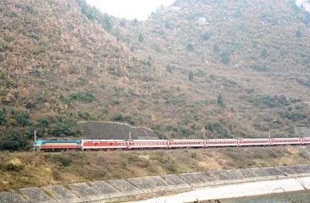 兰渝铁路最高设计时速是多少?